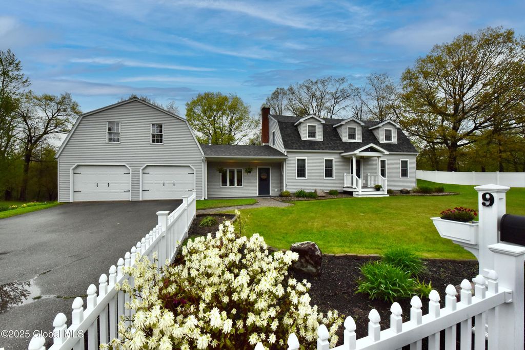 9 Lesson Street Extension, Schaghticoke, NY 12154