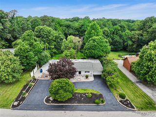 55 Garden Lane, Maryland Heights, MO 63043