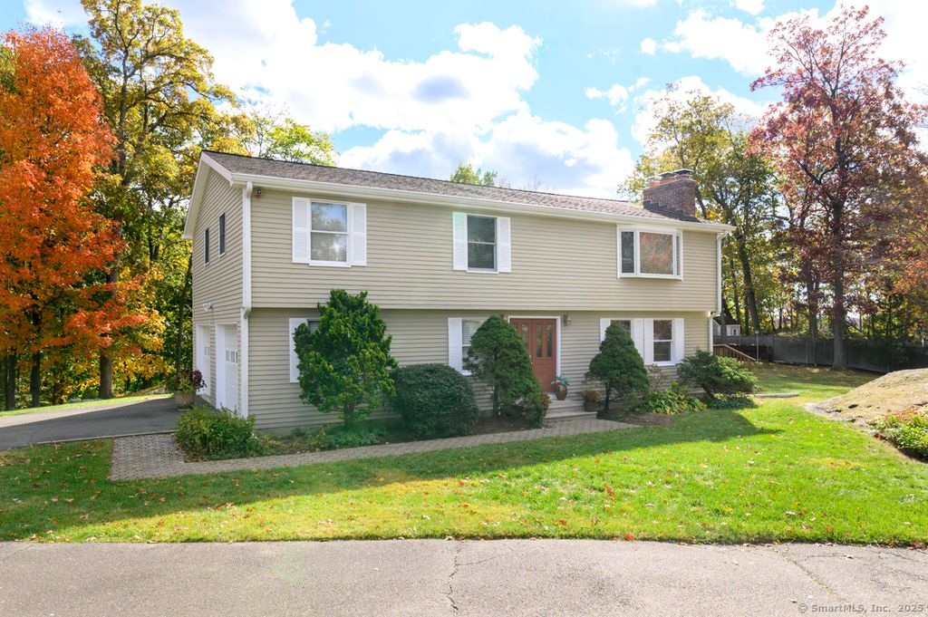 36 Donohue Drive, Norwalk, CT 06851