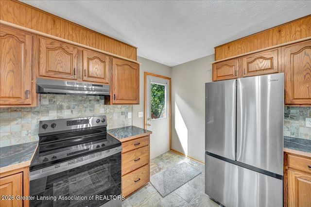 1284 W Dansville Road, Mason, MI 48854