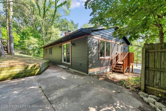 1284 W Dansville Road, Mason, MI 48854