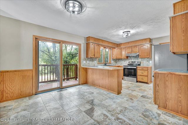 1284 W Dansville Road, Mason, MI 48854