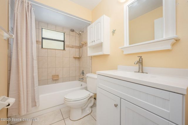 220 Cinnamon Lake Circle, Melbourne, FL 32901