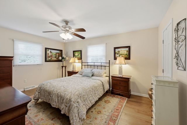15 Sheffield Lane, Frankfort, KY 40601