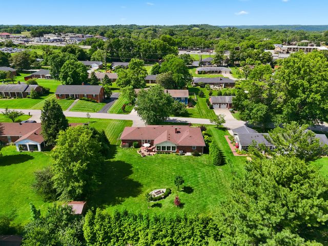 15 Sheffield Lane, Frankfort, KY 40601