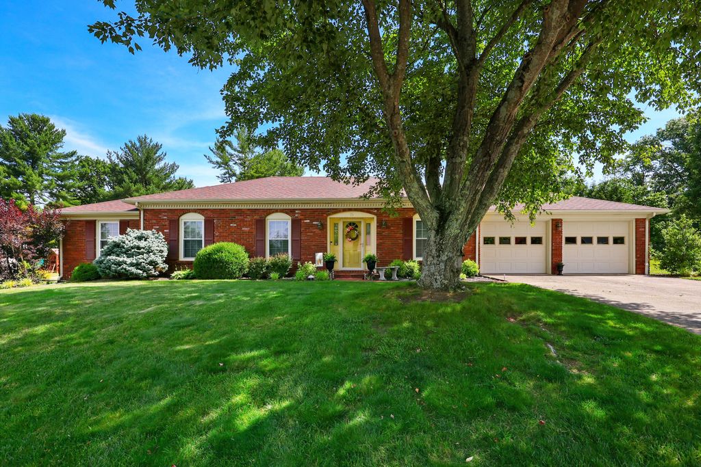 15 Sheffield Lane, Frankfort, KY 40601