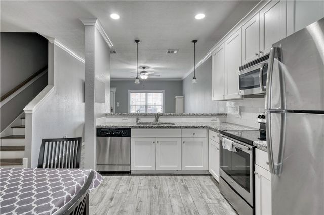 301 Southwest Parkway 303, College Station, TX 77840