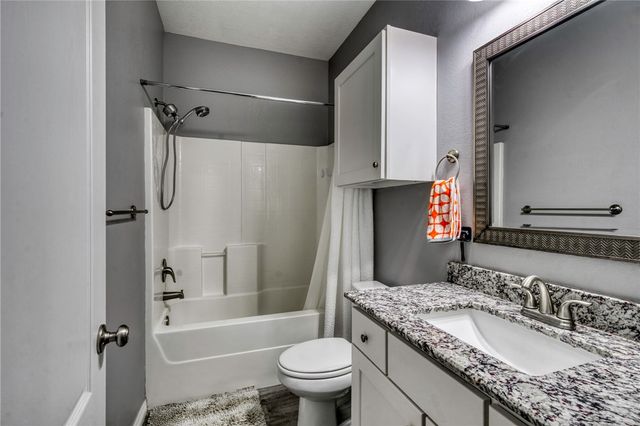 301 Southwest Parkway 303, College Station, TX 77840