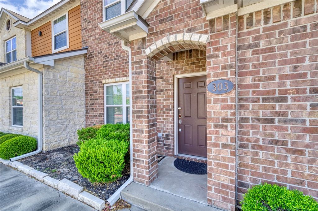 301 Southwest Parkway 303, College Station, TX 77840 — photo 3