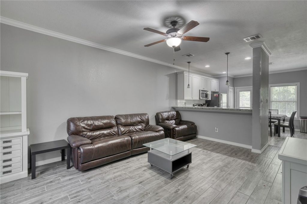 301 Southwest Parkway 303, College Station, TX 77840 — photo 4