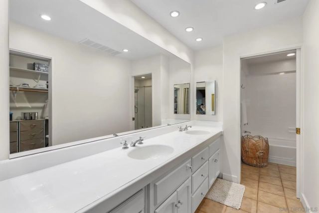 16936 Via de Santa Fe, Rancho Santa Fe, CA 92067