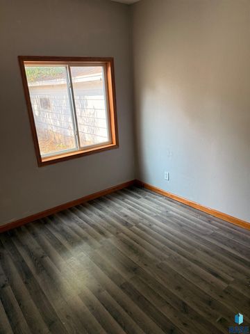425 2nd St SE Street SE, Watertown, SD 57201