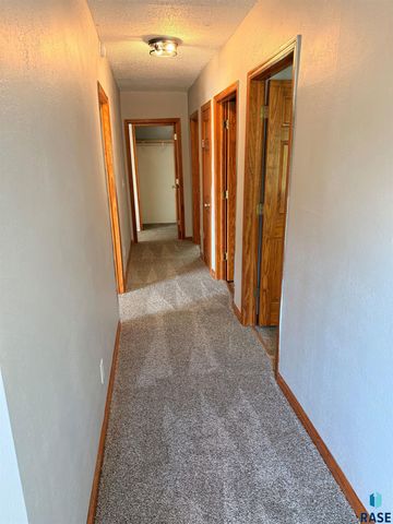 425 2nd St SE Street SE, Watertown, SD 57201