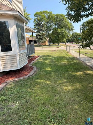 425 2nd St SE Street SE, Watertown, SD 57201