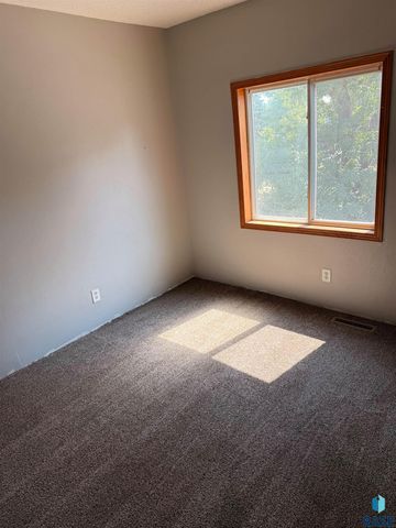 425 2nd St SE Street SE, Watertown, SD 57201