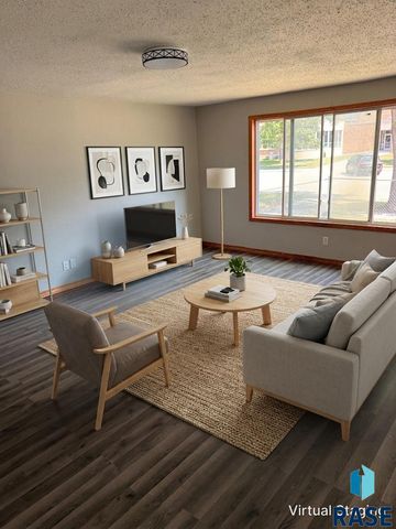 425 2nd St SE Street SE, Watertown, SD 57201