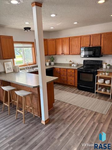 425 2nd St SE Street SE, Watertown, SD 57201