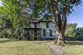404 S Sycamore Street, Ottawa, KS 66067