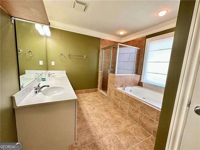 1678 CARR Circle NW, Atlanta, GA 30318