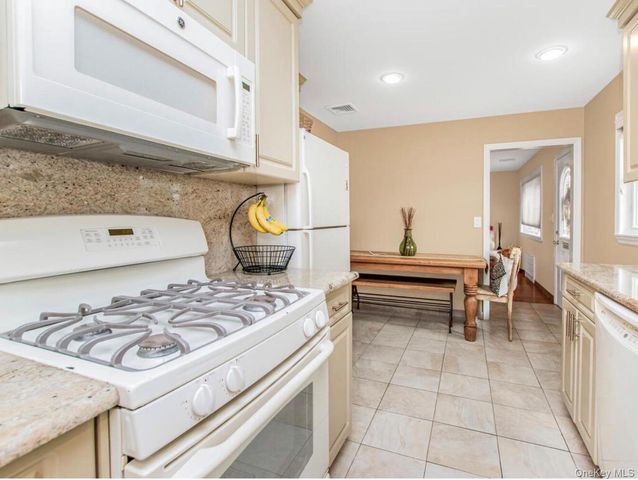 82 Gates Avenue, Valley Stream, NY 11580