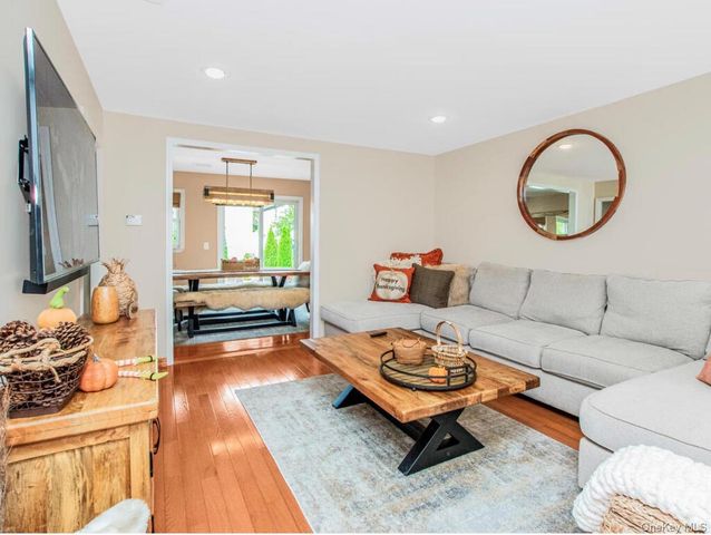 82 Gates Avenue, Valley Stream, NY 11580