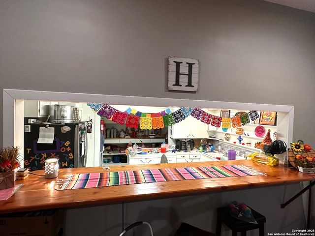 205 S San Antonio, Sabinal, TX 78881