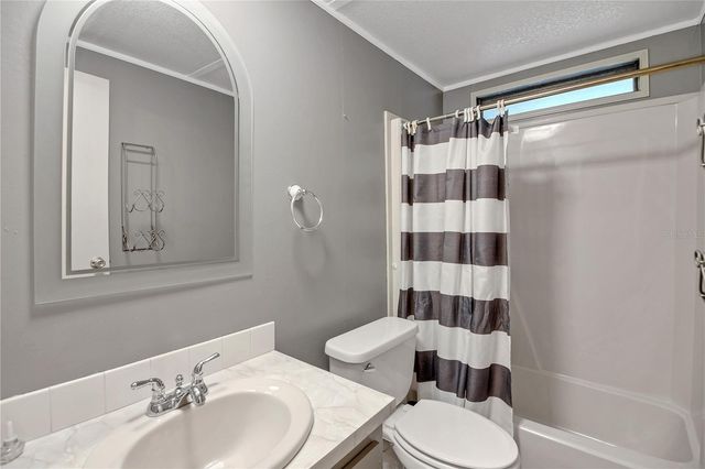 11 ORANGEWOOD DRIVE, Fruitland Park, FL 34731