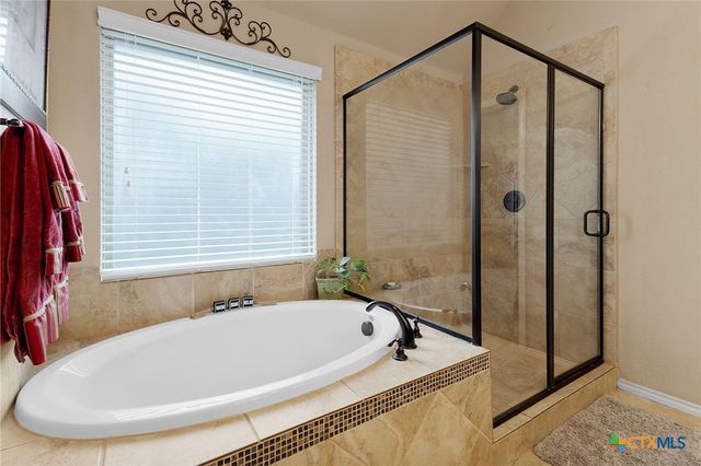 2194 Pioneer Pass, Seguin, TX 78155