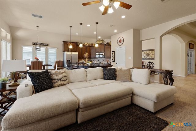 2194 Pioneer Pass, Seguin, TX 78155