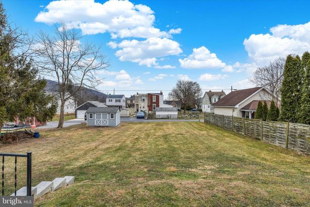 605 LINDEN AVE, Marysville, PA 17053