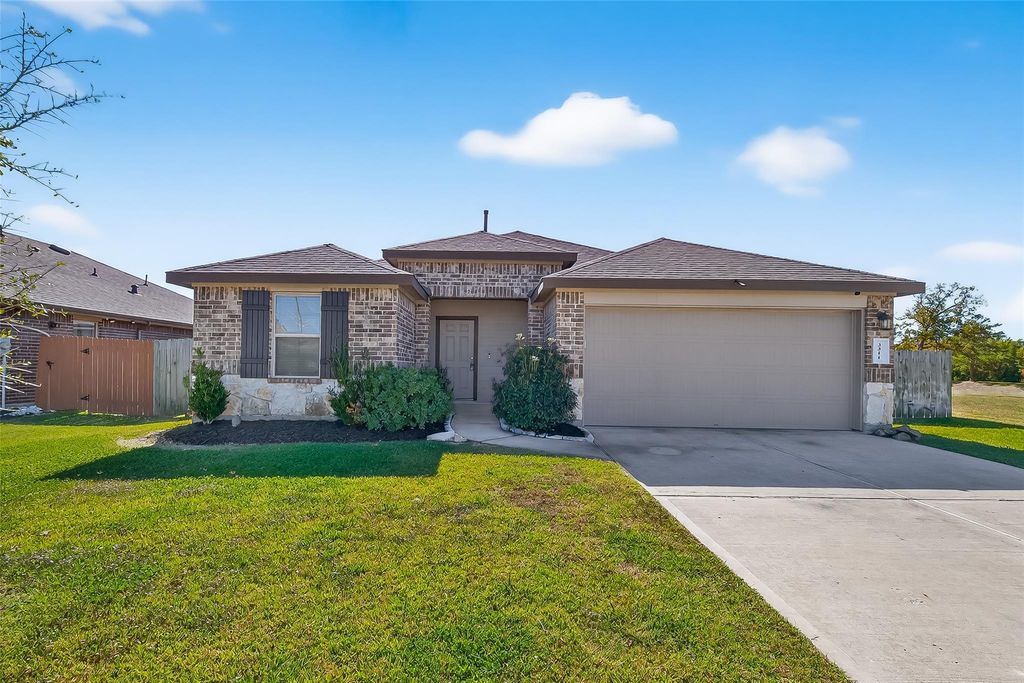 3311 Specklebelly Drive, Baytown, TX 77521