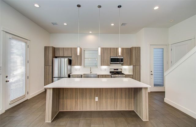 556 Janisch Road, Houston, TX 77018