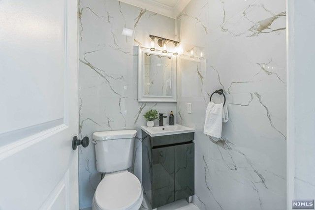 23 West Linden Avenue, Dumont, NJ 07628