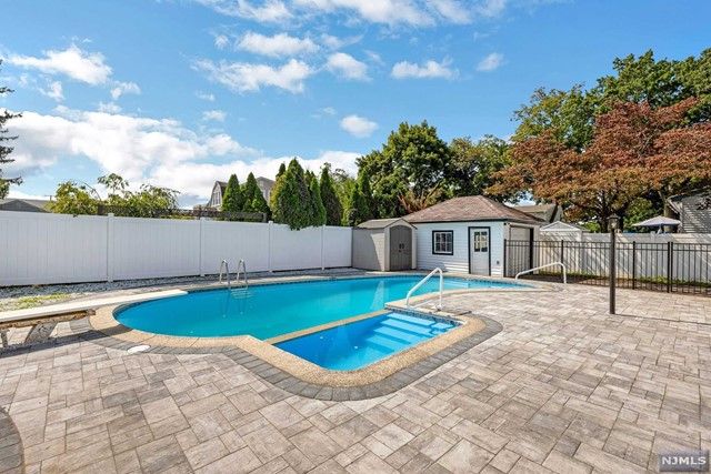 23 West Linden Avenue, Dumont, NJ 07628