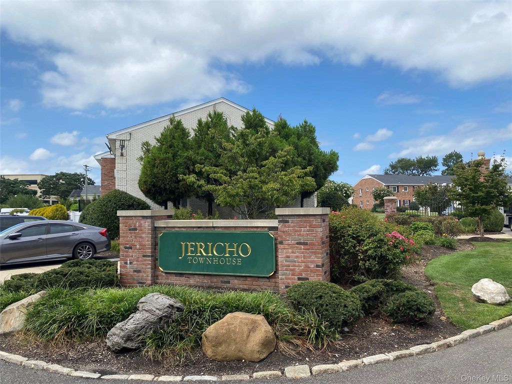 448 Dawson Lane, Jericho, NY 11753