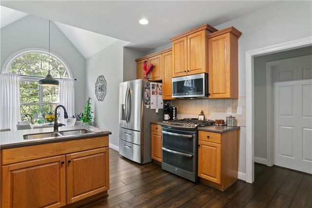 87 Country Club Court, Hiram, GA 30141