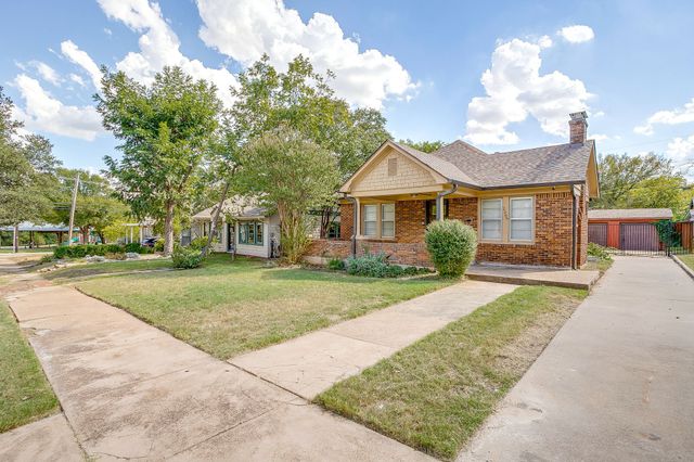 2209 W Rosedale Street S, Fort Worth, TX 76110