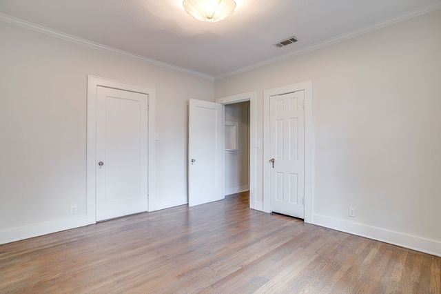 2209 W Rosedale Street S, Fort Worth, TX 76110