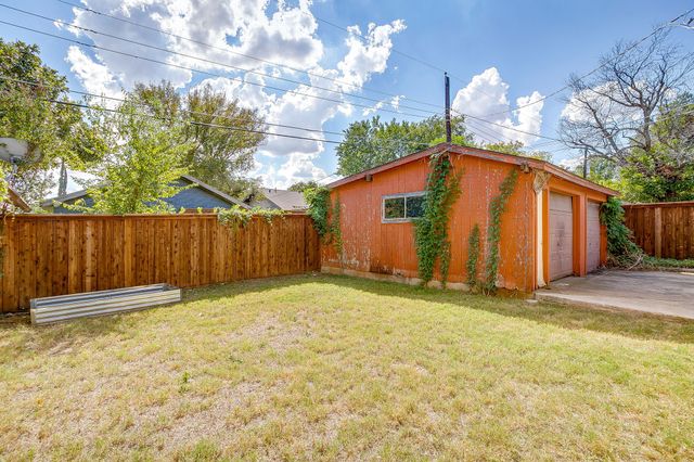 2209 W Rosedale Street S, Fort Worth, TX 76110