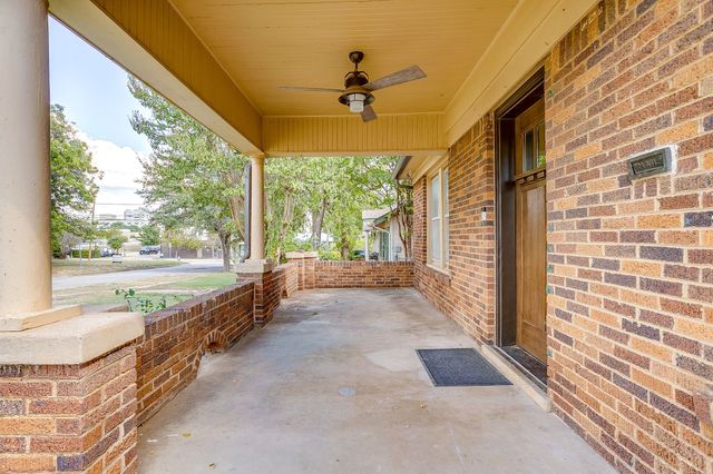 2209 W Rosedale Street S, Fort Worth, TX 76110