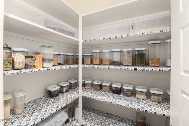 1326 E NARROWLEAF Drive, Gilbert, AZ 85298