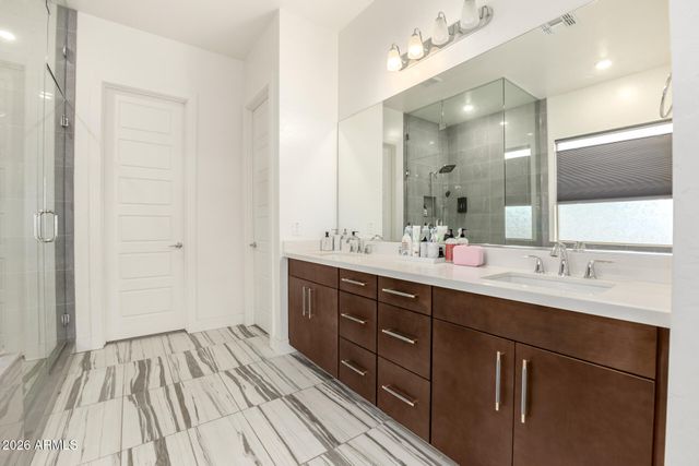 1326 E NARROWLEAF Drive, Gilbert, AZ 85298