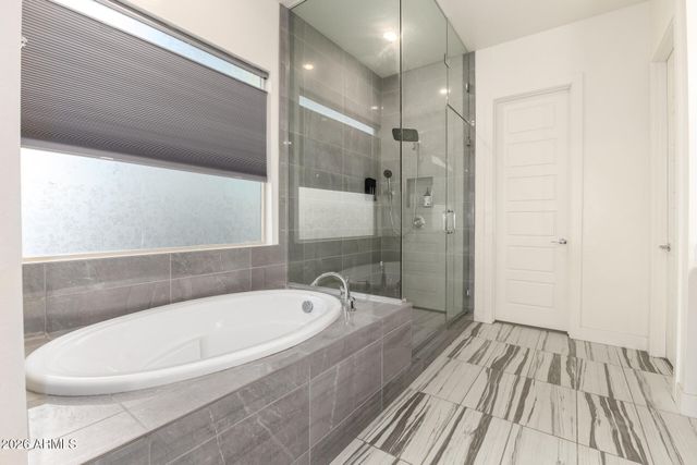 1326 E NARROWLEAF Drive, Gilbert, AZ 85298