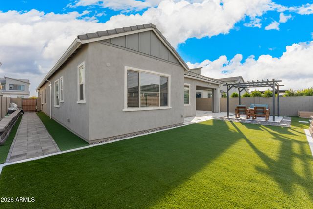 1326 E NARROWLEAF Drive, Gilbert, AZ 85298