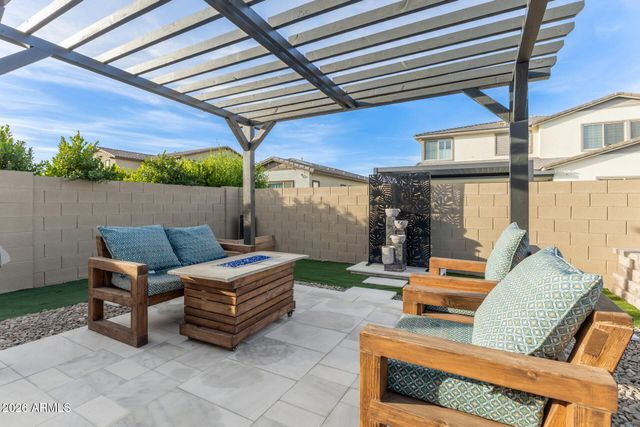 1326 E NARROWLEAF Drive, Gilbert, AZ 85298