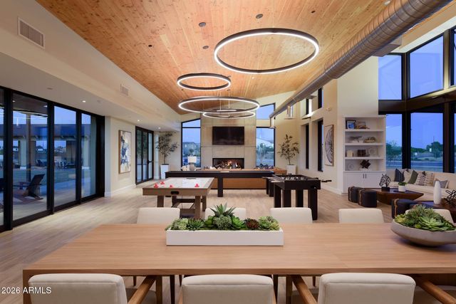 1326 E NARROWLEAF Drive, Gilbert, AZ 85298