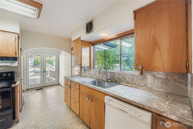 2834 30th Avenue S, Seattle, WA 98144