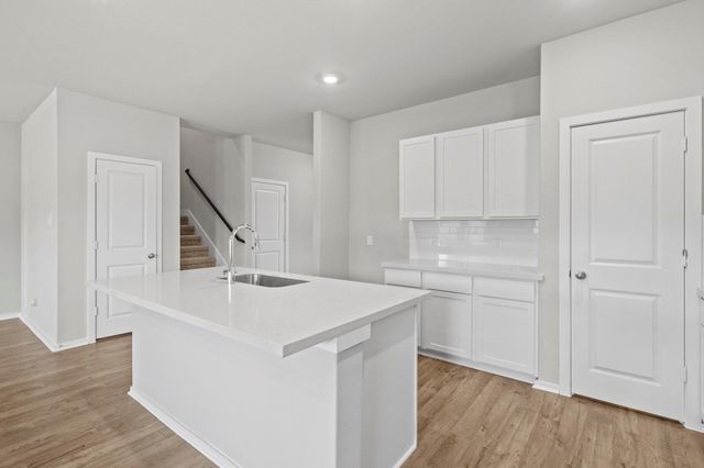 206 Rose Laurel Drive, Alvin, TX 77511