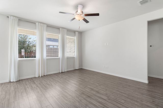 168 Chamberlain Drive, Fate, TX 75189