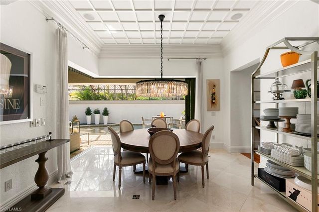 2892 Tiburon BLVD E, Naples, FL 34109